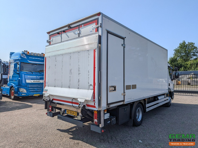 DAF LF 210 FA 4x2 Slaapcab Euro6 - Koelbak 5.5M + Konvekta/Solar-Koeler + Laadklep 1500KG - Zijdeur - 08/2025 APK - Truk berpendingin: gambar 4 DAF LF 210 FA 4x2 Slaapcab Euro6 - Koelbak 5.5M + Konvekta/Solar-Koeler + Laadklep 1500KG - Zijdeur - 08/2025 APK - Truk berpendingin: gambar 4