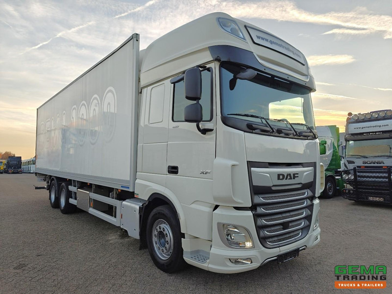 DAF XF 450 FAS 6x2 Superspacecab Euro6 - Koel-VriesBak 9.5m + Carrier Supra 1250Mt + Laadklep 2500kg - 331.000km Origineel! - Truk berpendingin: gambar 3 DAF XF 450 FAS 6x2 Superspacecab Euro6 - Koel-VriesBak 9.5m + Carrier Supra 1250Mt + Laadklep 2500kg - 331.000km Origineel! - Truk berpendingin: gambar 3