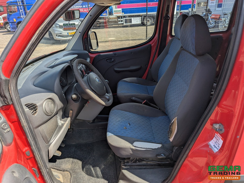 Fiat Doblò 1.9 JTD Euro4 - Handgeschakeld - Trekhaak - Van kecil: gambar 5 Fiat Doblò 1.9 JTD Euro4 - Handgeschakeld - Trekhaak - Van kecil: gambar 5
