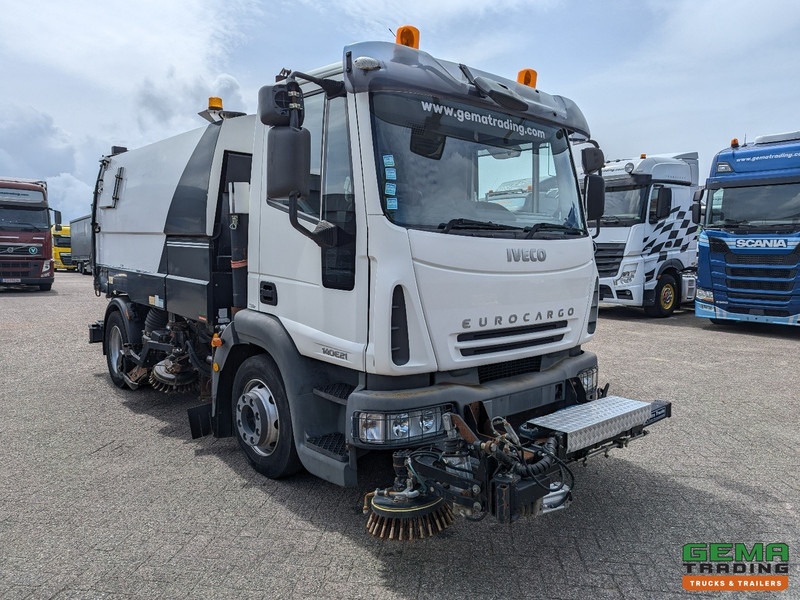 Iveco 140E21 4x2 Dagcab Euro3 - Schmidt SK500R - Hydrostaat - Penyapu jalan: gambar 4 Iveco 140E21 4x2 Dagcab Euro3 - Schmidt SK500R - Hydrostaat - Penyapu jalan: gambar 4
