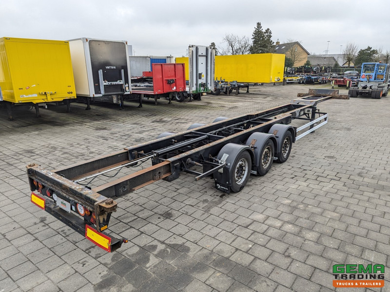 Renders ROC 12.27 CC 3-Assen MB - Schijfremmen - Achterschuiver - 40/45FT - Semi-trailer pengangkut mobil: gambar 1 Renders ROC 12.27 CC 3-Assen MB - Schijfremmen - Achterschuiver - 40/45FT - Semi-trailer pengangkut mobil: gambar 1