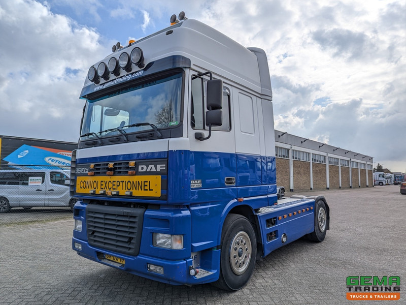 DAF 95XF.480 4x2 Superspacecab Euro3 - Handgeschakeld - Limited Edition Interieur - Side Skirts - Luchthoorns - Tractor head: gambar 1 DAF 95XF.480 4x2 Superspacecab Euro3 - Handgeschakeld - Limited Edition Interieur - Side Skirts - Luchthoorns - Tractor head: gambar 1