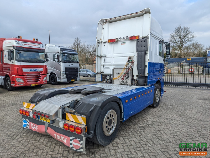 DAF 95XF.480 4x2 Superspacecab Euro3 - Handgeschakeld - Limited Edition Interieur - Side Skirts - Luchthoorns - Tractor head: gambar 3 DAF 95XF.480 4x2 Superspacecab Euro3 - Handgeschakeld - Limited Edition Interieur - Side Skirts - Luchthoorns - Tractor head: gambar 3