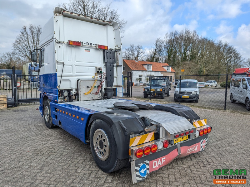 DAF 95XF.480 4x2 Superspacecab Euro3 - Handgeschakeld - Limited Edition Interieur - Side Skirts - Luchthoorns - Tractor head: gambar 4 DAF 95XF.480 4x2 Superspacecab Euro3 - Handgeschakeld - Limited Edition Interieur - Side Skirts - Luchthoorns - Tractor head: gambar 4