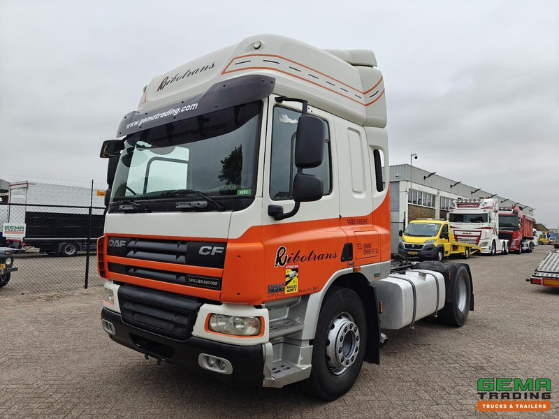 DAF CF75.250 4x2 SpaceCab Euro5 - Handgeschakeld - Airco - Tractor head: gambar 1 DAF CF75.250 4x2 SpaceCab Euro5 - Handgeschakeld - Airco - Tractor head: gambar 1