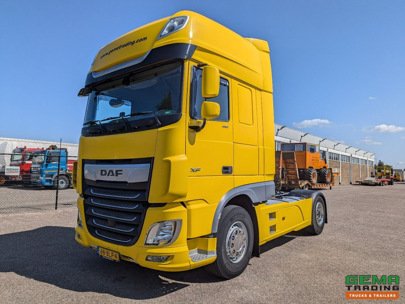 DAF XF 450 FT 4x2 SuperSpaceCab Euro6C - Retarder - Standairco - Dubbele Tanks - SMARTtachoV2 - Tractor head: gambar 1 DAF XF 450 FT 4x2 SuperSpaceCab Euro6C - Retarder - Standairco - Dubbele Tanks - SMARTtachoV2 - Tractor head: gambar 1