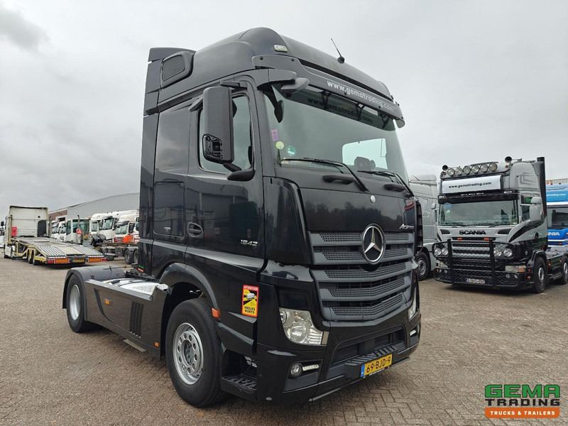 Mercedes-Benz Actros 1942 4x2 Megaspace Euro6 - Dubbele Tanks - SneeuwKettingen - SMARTTacho V2 - 02/2026 APK - Tractor head: gambar 2 Mercedes-Benz Actros 1942 4x2 Megaspace Euro6 - Dubbele Tanks - SneeuwKettingen - SMARTTacho V2 - 02/2026 APK - Tractor head: gambar 2