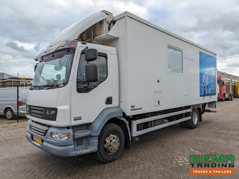 DAF FA LF55.180 4x2 Daycab 15T Euro4 Mobile Office / Camper / Workshop - Manual - Airco - Dhollandia Laadklep 1500KG - 150.000KM (V690) - Truk: gambar 4 DAF FA LF55.180 4x2 Daycab 15T Euro4 Mobile Office / Camper / Workshop - Manual - Airco - Dhollandia Laadklep 1500KG - 150.000KM (V690) - Truk: gambar 4
