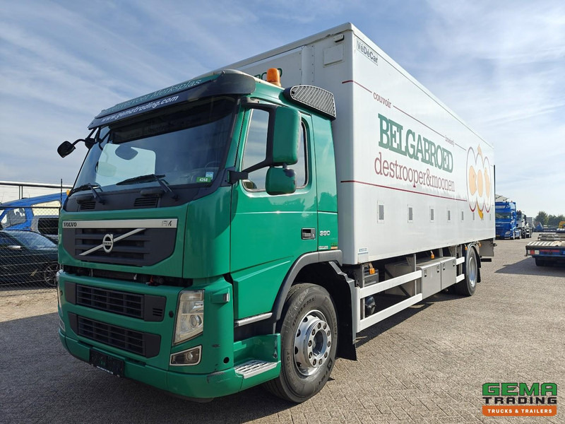 Volvo FM330 4x2 Dagcab Euro5 - KuikenBak 8.4m + Webasto Heater + Dhollandia 2000KG - Truk pengangkut hewan: gambar 1 Volvo FM330 4x2 Dagcab Euro5 - KuikenBak 8.4m + Webasto Heater + Dhollandia 2000KG - Truk pengangkut hewan: gambar 1