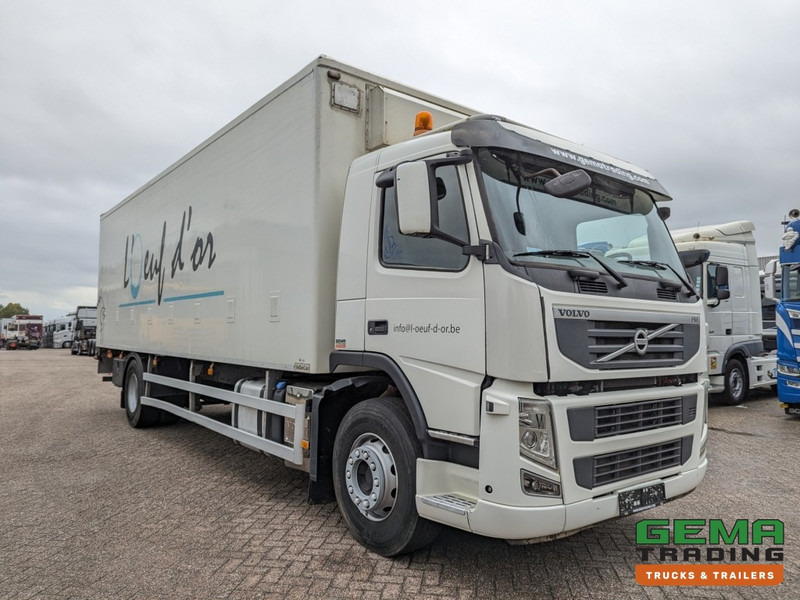 Volvo FM330 4x2 Daycab Euro5 KuikenBak 8.2m + Webasto Heater + Dhollandia 2000KG - Truk pengangkut hewan: gambar 4 Volvo FM330 4x2 Daycab Euro5 KuikenBak 8.2m + Webasto Heater + Dhollandia 2000KG - Truk pengangkut hewan: gambar 4