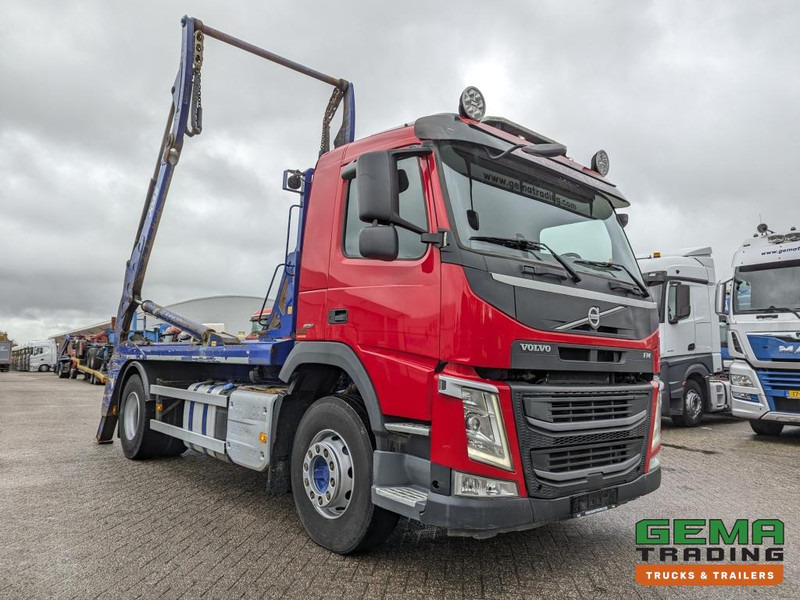 Volvo FM330 4x2 Daycab Euro6 JOAB PortaalSysteem 14T - Extendable - 251.000km - Truk skip loader: gambar 2 Volvo FM330 4x2 Daycab Euro6 JOAB PortaalSysteem 14T - Extendable - 251.000km - Truk skip loader: gambar 2