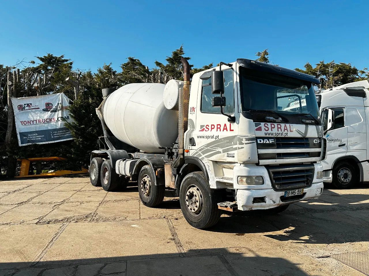 DAF CF 85.430 8X4 9m3 Mixer Spring/Spring ZF Manual - Truk pengaduk beton: gambar 1 DAF CF 85.430 8X4 9m3 Mixer Spring/Spring ZF Manual - Truk pengaduk beton: gambar 1