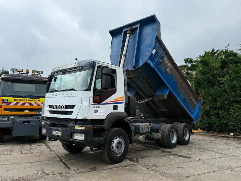 Iveco Trakker 360 6X4 Tipper Spring/Spring ZF Manual gear - Truk jungkit: gambar 2 Iveco Trakker 360 6X4 Tipper Spring/Spring ZF Manual gear - Truk jungkit: gambar 2