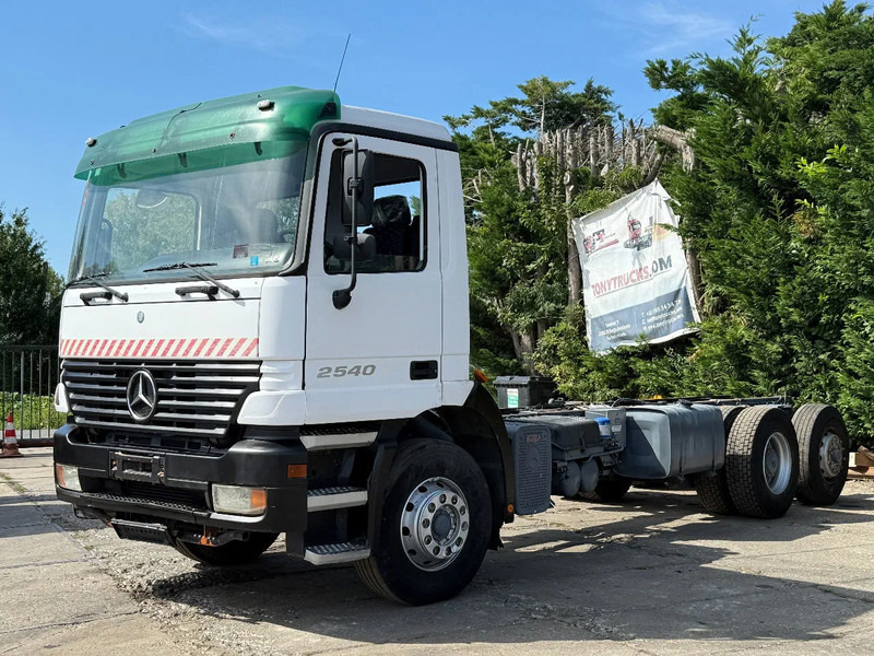 Mercedes-Benz Actros 2540 V6 6X2 Chassis Spring/Air Manual gearbox - Truk sasis: gambar 2 Mercedes-Benz Actros 2540 V6 6X2 Chassis Spring/Air Manual gearbox - Truk sasis: gambar 2
