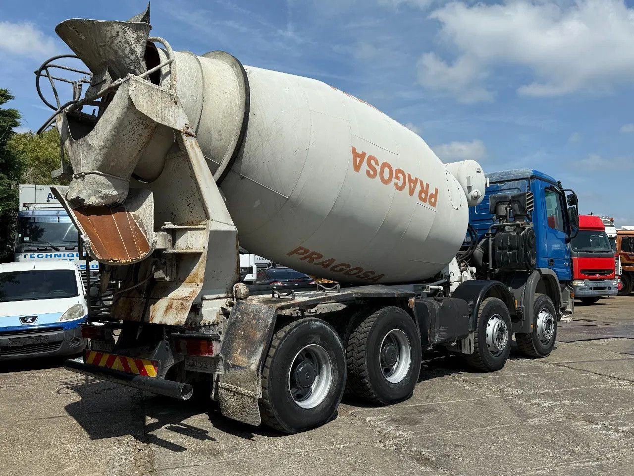 Mercedes-Benz Actros 3236 MP2 V6 8X4 9M3 Beton Mixer Spring/Sp - Truk pengaduk beton: gambar 4 Mercedes-Benz Actros 3236 MP2 V6 8X4 9M3 Beton Mixer Spring/Sp - Truk pengaduk beton: gambar 4
