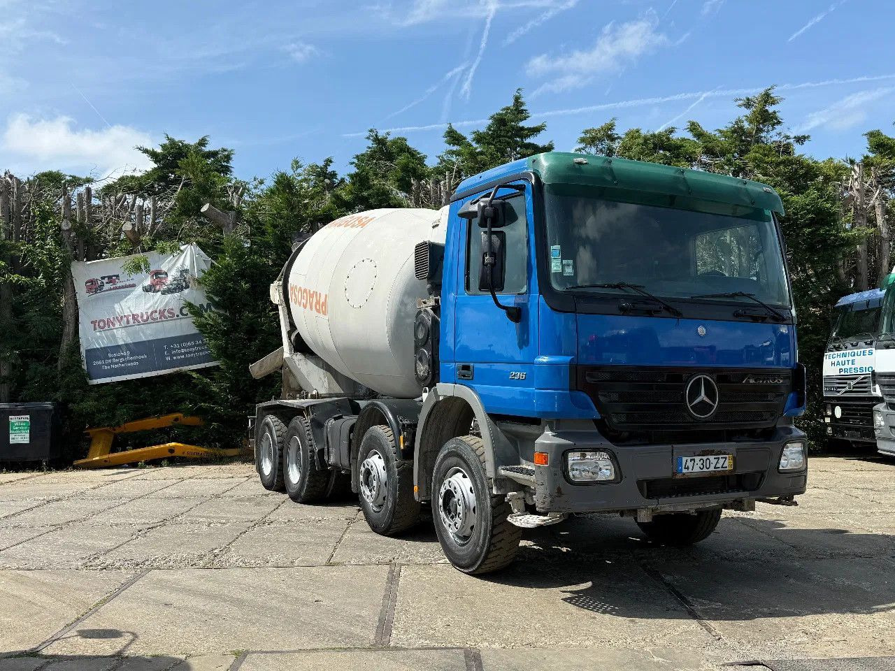 Mercedes-Benz Actros 3236 MP2 V6 8X4 9M3 Beton Mixer Spring/Sp - Truk pengaduk beton: gambar 1 Mercedes-Benz Actros 3236 MP2 V6 8X4 9M3 Beton Mixer Spring/Sp - Truk pengaduk beton: gambar 1