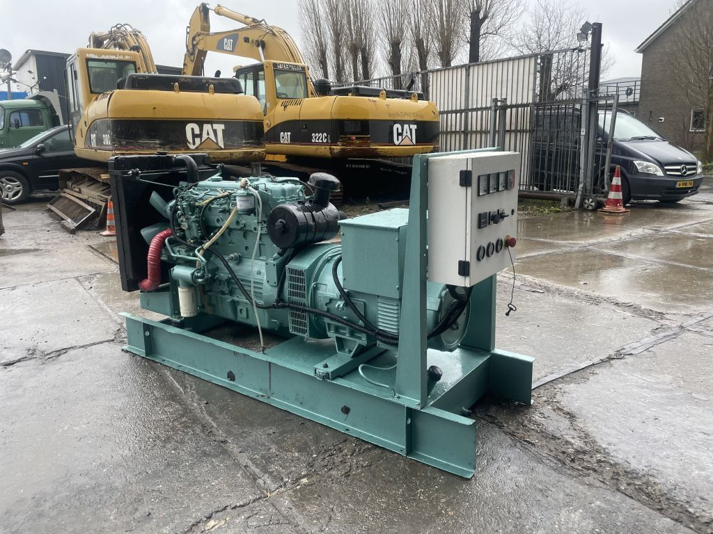 Perkins 85 KVA Generator 3 Phase Perkins 85 KVA Generator 3 Phase - Genset: gambar 3 Perkins 85 KVA Generator 3 Phase Perkins 85 KVA Generator 3 Phase - Genset: gambar 3