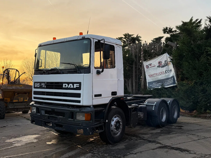 DAF 95.360 ATI 6X4 Tractor-unit Spring/Spring ZF Manual Gearbox - Tractor head: gambar 2 DAF 95.360 ATI 6X4 Tractor-unit Spring/Spring ZF Manual Gearbox - Tractor head: gambar 2