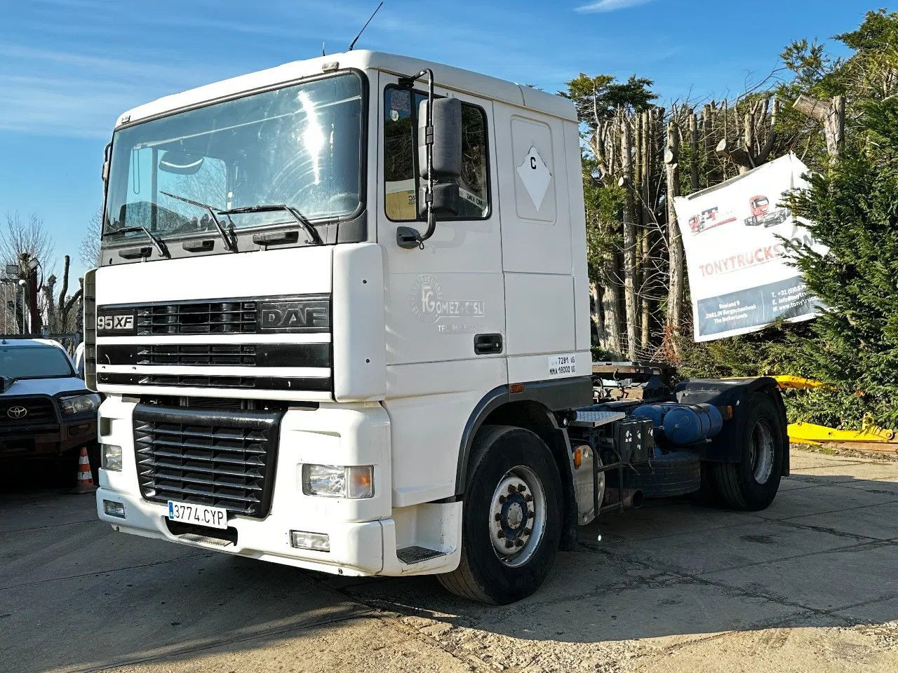 DAF XF 95.380 4X2 Tractor-unit Spring/Air ZF Manual DAF XF 95.380 4X2 Tractor-unit Spring/Air ZF Manual - Tractor head: gambar 2 DAF XF 95.380 4X2 Tractor-unit Spring/Air ZF Manual DAF XF 95.380 4X2 Tractor-unit Spring/Air ZF Manual - Tractor head: gambar 2
