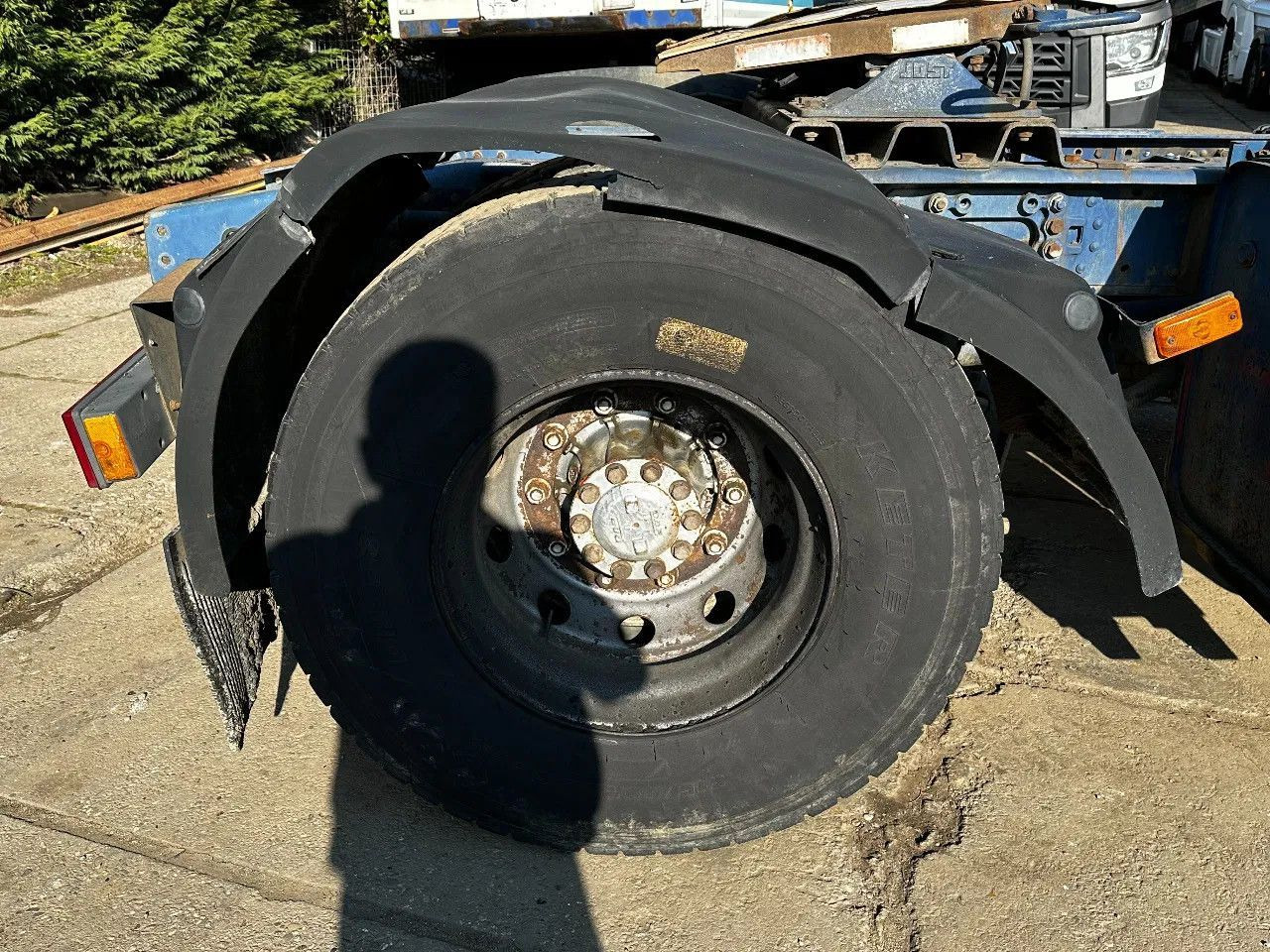 DAF XF 95.380 4X2 Tractor-unit Spring/Air ZF Manual DAF XF 95.380 4X2 Tractor-unit Spring/Air ZF Manual - Tractor head: gambar 5 DAF XF 95.380 4X2 Tractor-unit Spring/Air ZF Manual DAF XF 95.380 4X2 Tractor-unit Spring/Air ZF Manual - Tractor head: gambar 5