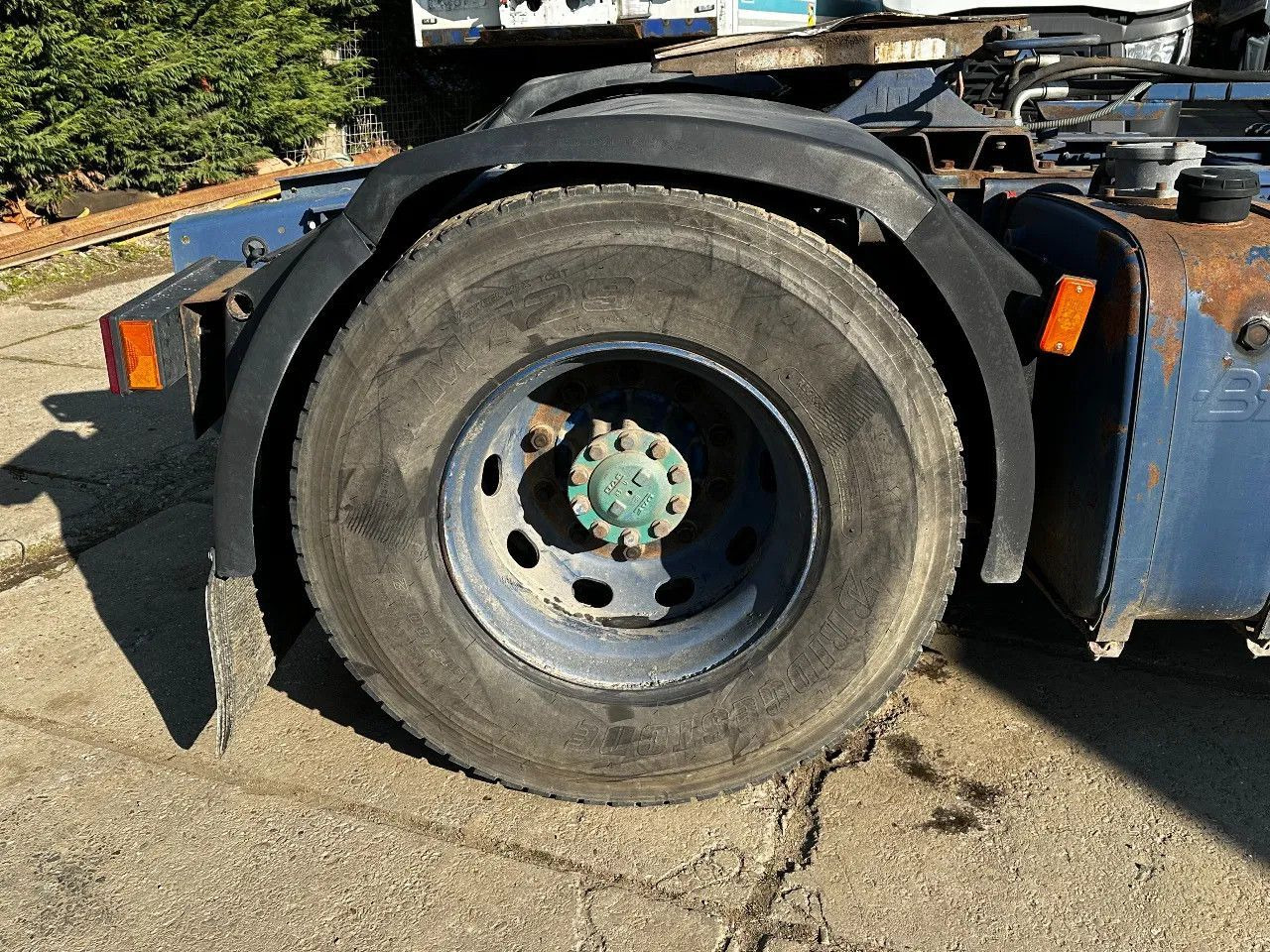 DAF XF 95.380 4X2 Tractor-unit Spring/Air ZF Manual DAF XF 95.380 4X2 Tractor-unit Spring/Air ZF Manual - Tractor head: gambar 5 DAF XF 95.380 4X2 Tractor-unit Spring/Air ZF Manual DAF XF 95.380 4X2 Tractor-unit Spring/Air ZF Manual - Tractor head: gambar 5