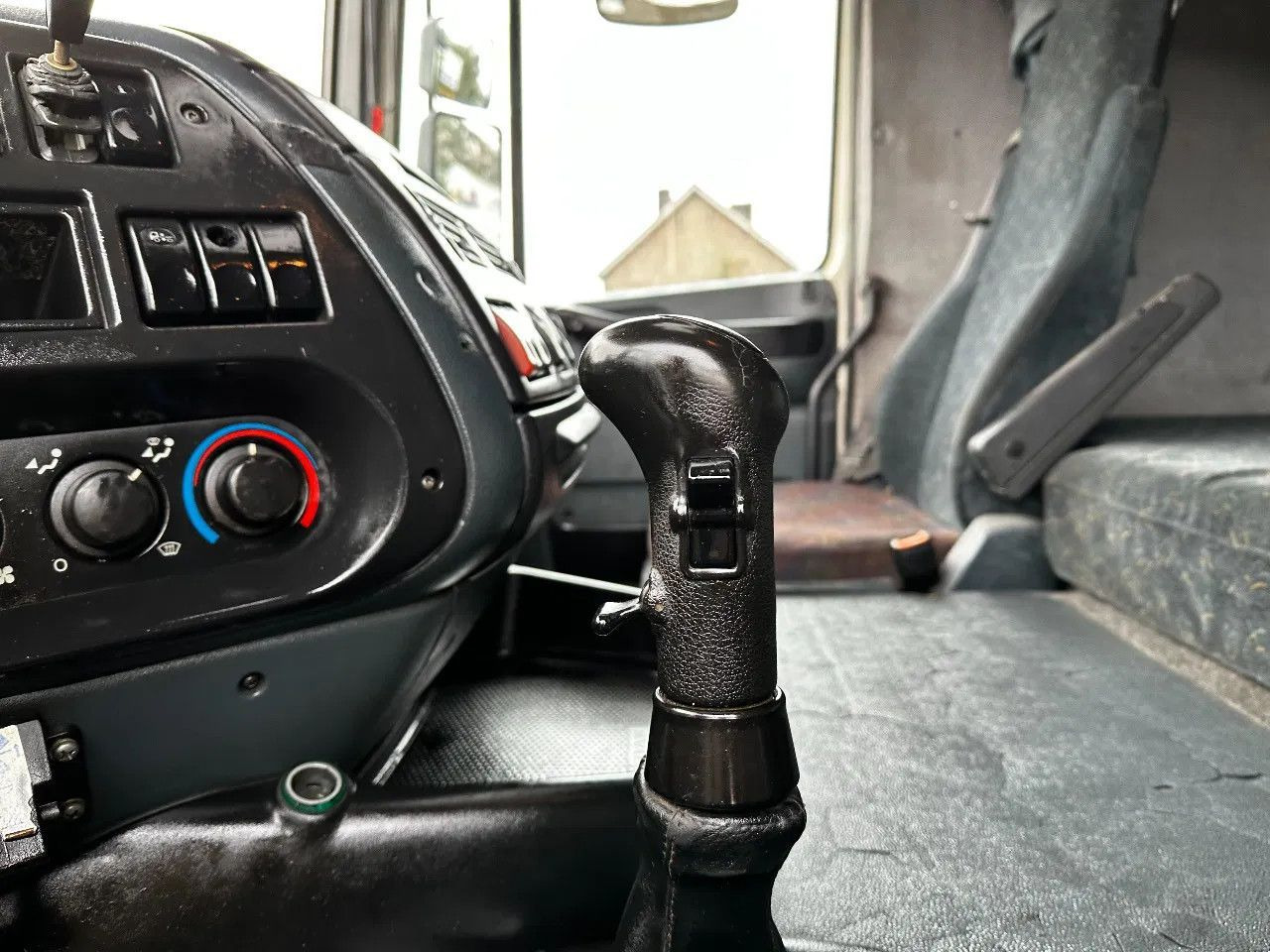 Tractor head DAF XF 95.380 4X2 Tractor-unit Spring/Air ZF Manual DAF XF 95.380 4X2 Tractor-unit Spring/Air ZF Manual: gambar 10