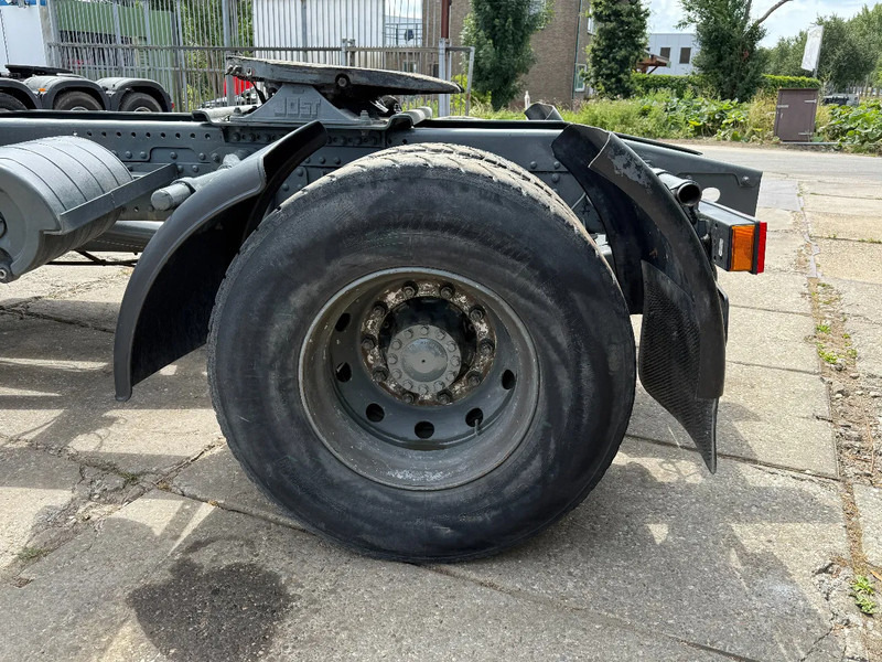 MAN 19.403 4X2 Tractor-unit Spring/Air ZF Manual Gear Low cabine - Tractor head: gambar 5 MAN 19.403 4X2 Tractor-unit Spring/Air ZF Manual Gear Low cabine - Tractor head: gambar 5