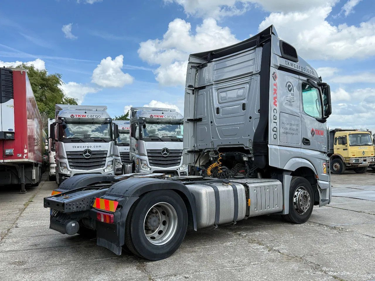 Mercedes-Benz Actros 1845 4X2 Tractor-unit Spring/Air PROD2019 - Tractor head: gambar 4 Mercedes-Benz Actros 1845 4X2 Tractor-unit Spring/Air PROD2019 - Tractor head: gambar 4