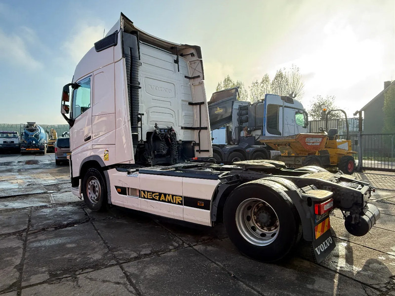 Volvo FH 13.460 4X2 Tractor-unit Spring/Air Retarder PROD2017 HB - Tractor head: gambar 3 Volvo FH 13.460 4X2 Tractor-unit Spring/Air Retarder PROD2017 HB - Tractor head: gambar 3