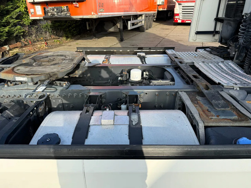 Volvo FH 13.460 4X2 Tractor-unit Spring/Air Retarder PROD2017 HB - Tractor head: gambar 5 Volvo FH 13.460 4X2 Tractor-unit Spring/Air Retarder PROD2017 HB - Tractor head: gambar 5