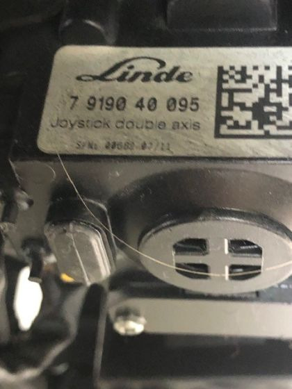 3 Way hydraulic control lever for Linde 115 - Sistem listrik untuk Peralatan untuk menangani material: gambar 5 3 Way hydraulic control lever for Linde 115 - Sistem listrik untuk Peralatan untuk menangani material: gambar 5