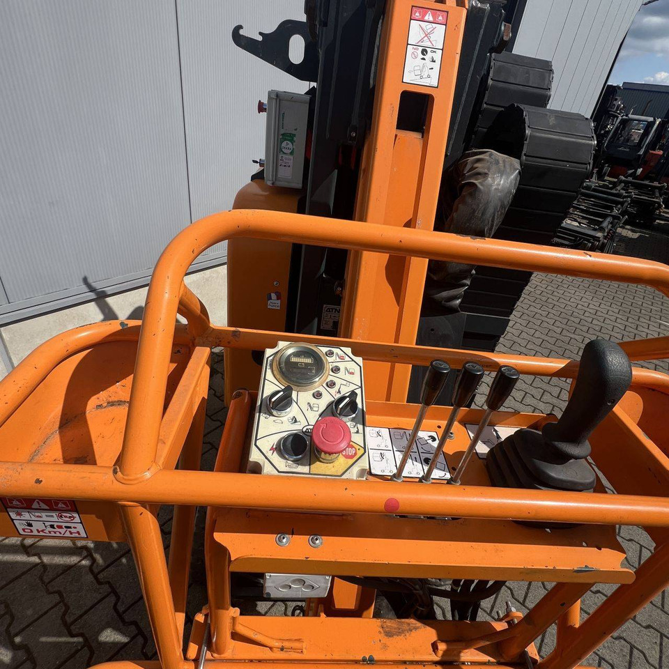 ATN Piaf 1000R - Lift tiang vertikal: gambar 5 ATN Piaf 1000R - Lift tiang vertikal: gambar 5