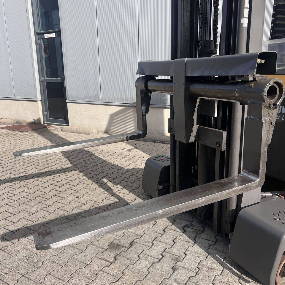 Loader empat arah Atlet 200DTFVRE735UFS: gambar 20 Loader empat arah Atlet 200DTFVRE735UFS: gambar 20