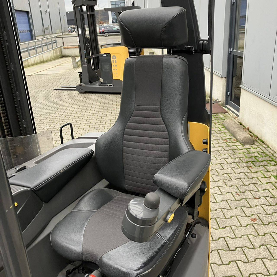 Atlet UMS160DTFVRE630 - Jangkauan truk: gambar 5 Atlet UMS160DTFVRE630 - Jangkauan truk: gambar 5