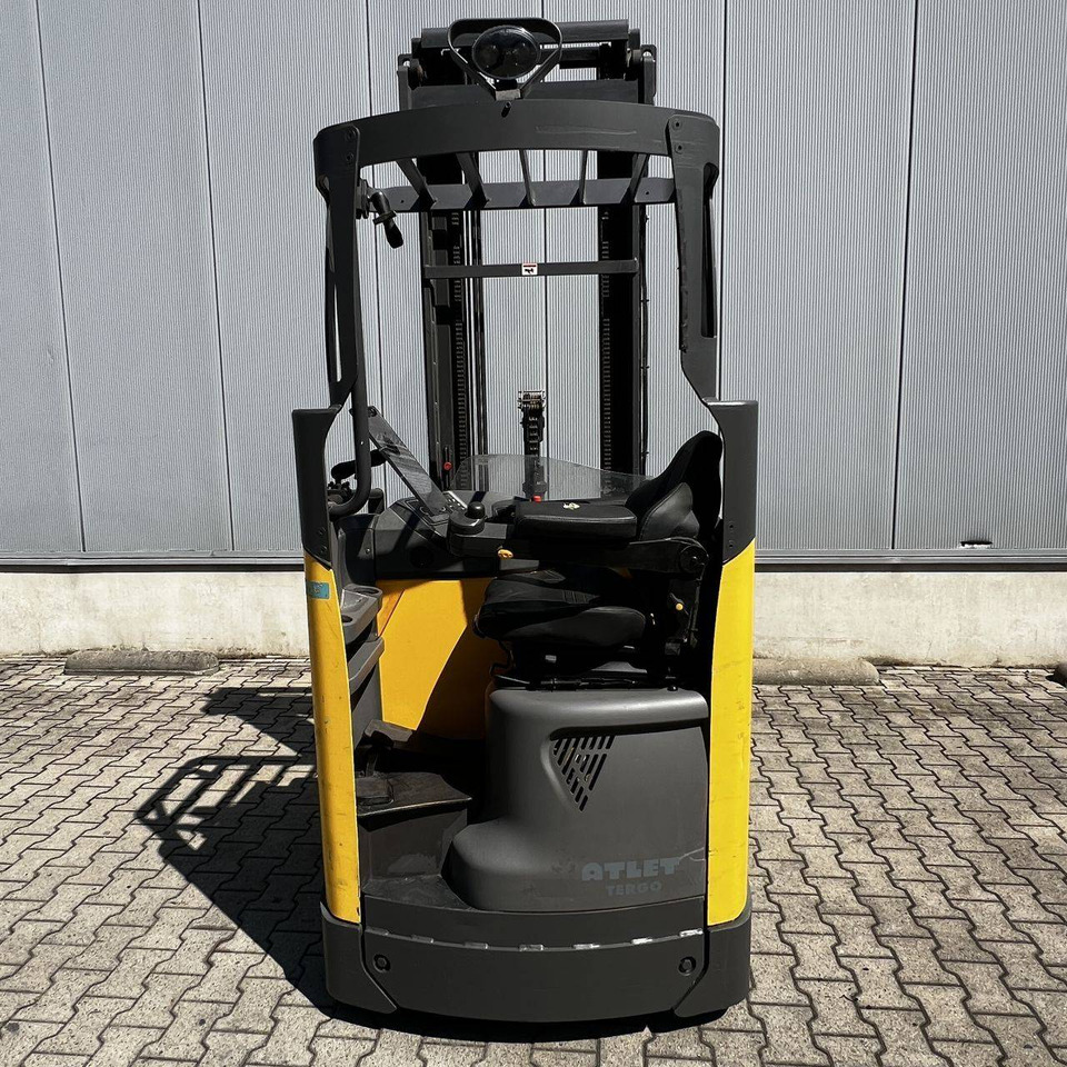 Atlet UND140DTFVRE675 - Jangkauan truk: gambar 2 Atlet UND140DTFVRE675 - Jangkauan truk: gambar 2