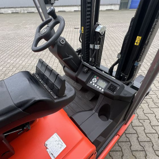 BT C3E160 - Forklift listrik: gambar 3 BT C3E160 - Forklift listrik: gambar 3
