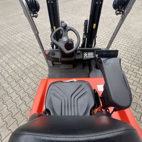 BT C3E160 - Forklift listrik: gambar 4 BT C3E160 - Forklift listrik: gambar 4