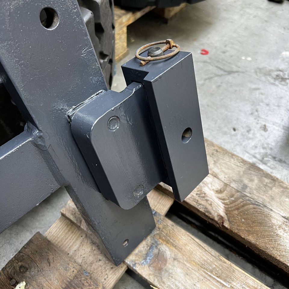 KAUP Hook-on forkcarriage 2T013 - Lampiran: gambar 5 KAUP Hook-on forkcarriage 2T013 - Lampiran: gambar 5