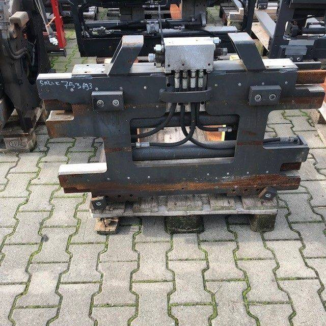 Meyer Fork positioner with side shift - Lampiran: gambar 2 Meyer Fork positioner with side shift - Lampiran: gambar 2