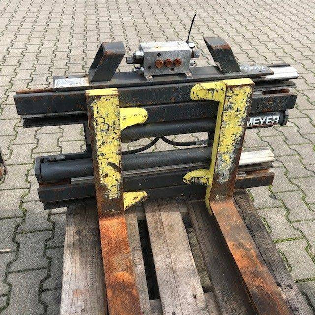 Meyer Fork positioner with side shift - Lampiran: gambar 1 Meyer Fork positioner with side shift - Lampiran: gambar 1