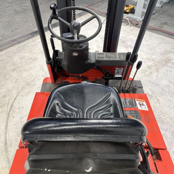 Linde E12 (324) - Forklift listrik: gambar 5 Linde E12 (324) - Forklift listrik: gambar 5