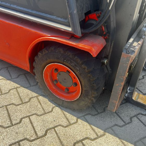 Linde E14 (335-02) - Forklift listrik: gambar 3 Linde E14 (335-02) - Forklift listrik: gambar 3