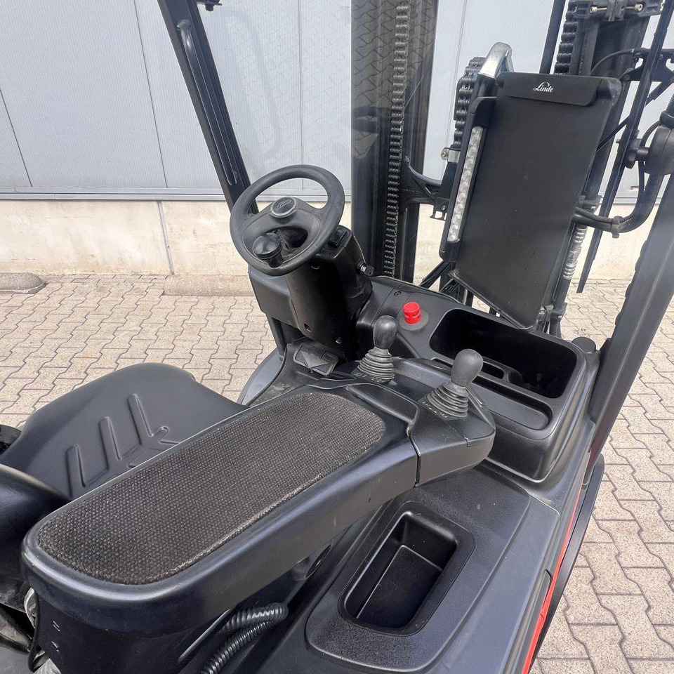 Linde E30 (387) - Forklift listrik: gambar 3 Linde E30 (387) - Forklift listrik: gambar 3