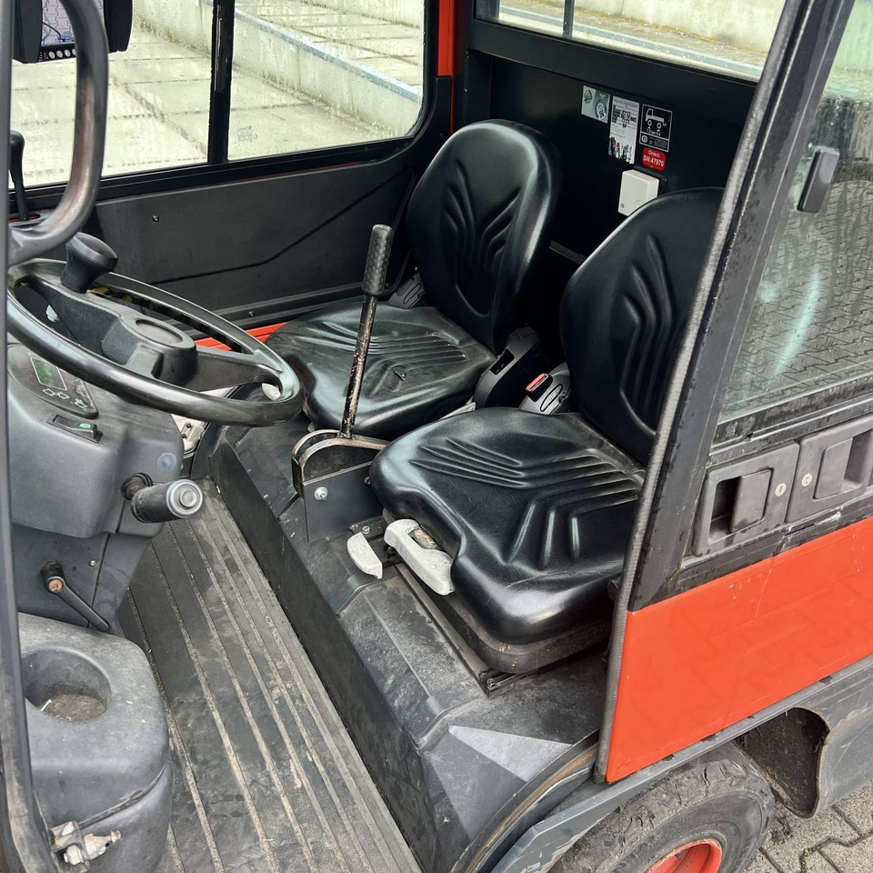 Linde P250 SWB (127) - Traktor derek: gambar 3 Linde P250 SWB (127) - Traktor derek: gambar 3
