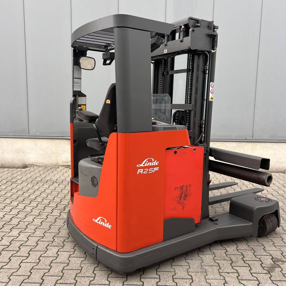 Linde R25F - Loader empat arah: gambar 2 Linde R25F - Loader empat arah: gambar 2