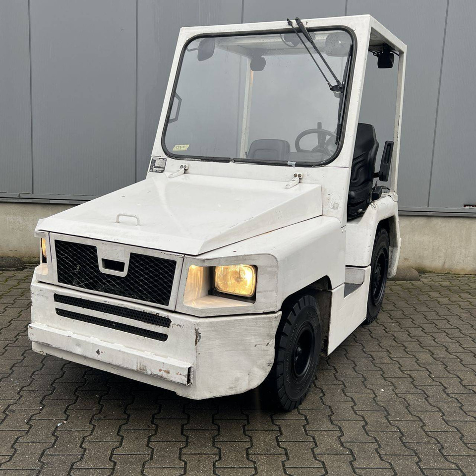 Nissan FV02A25U - Traktor derek: gambar 1 Nissan FV02A25U - Traktor derek: gambar 1