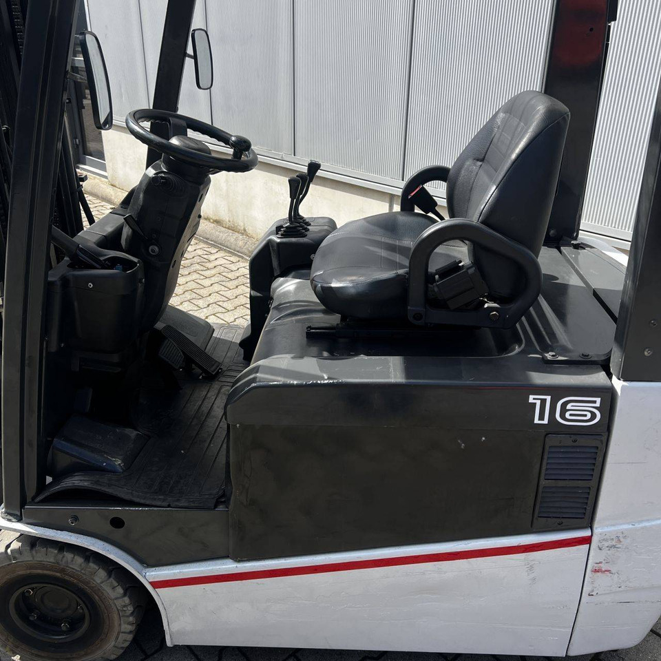 Nissan TX16 (G1N1L16Q) - Forklift listrik: gambar 4 Nissan TX16 (G1N1L16Q) - Forklift listrik: gambar 4