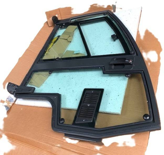 Right door for Nissan - Pintu dan bagian untuk Peralatan untuk menangani material: gambar 1 Right door for Nissan - Pintu dan bagian untuk Peralatan untuk menangani material: gambar 1