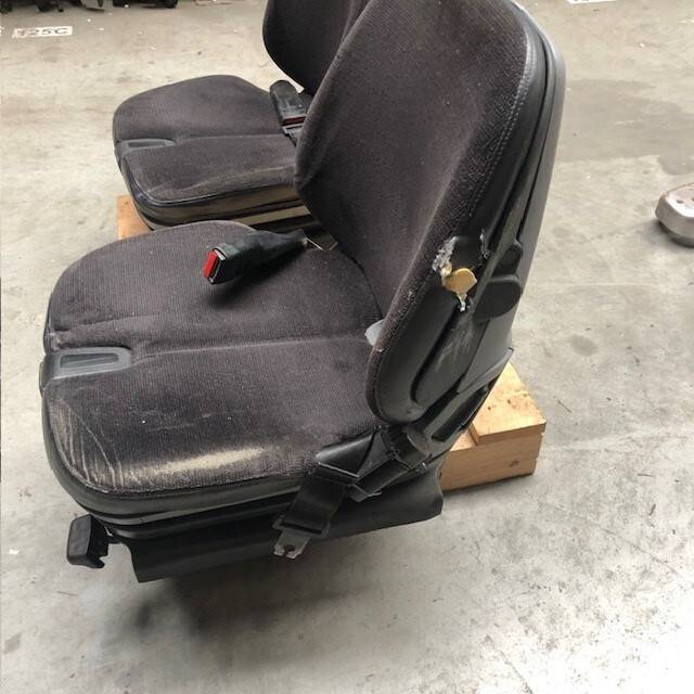 Seat for Linde /1120-01/ - Tempat duduk untuk Peralatan untuk menangani material: gambar 4 Seat for Linde /1120-01/ - Tempat duduk untuk Peralatan untuk menangani material: gambar 4