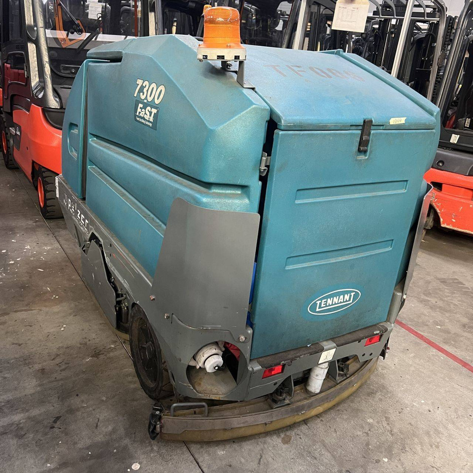Tennant 7300 Fast - Pengering penggosok: gambar 1 Tennant 7300 Fast - Pengering penggosok: gambar 1